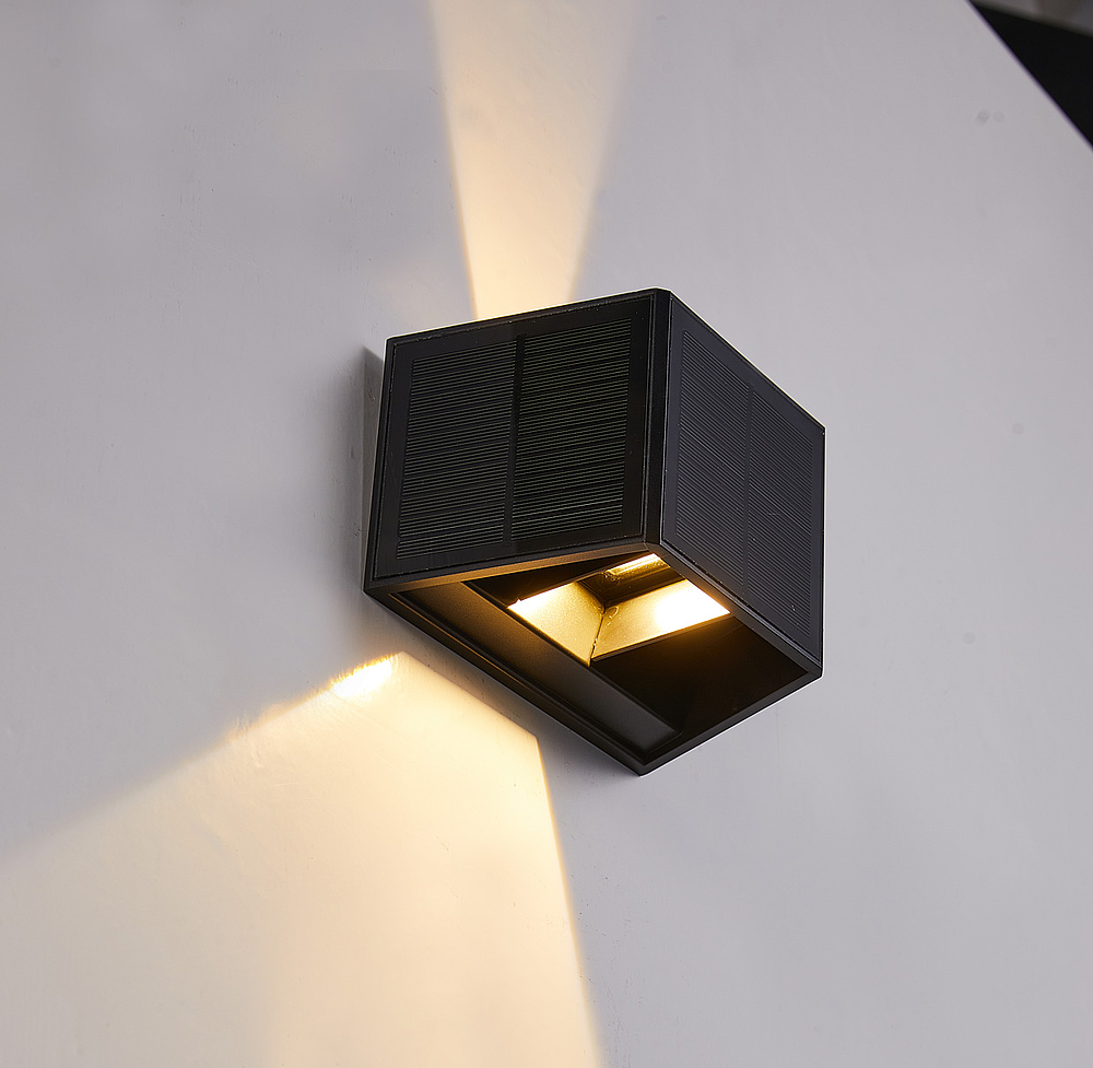 Applique solaire ajustable